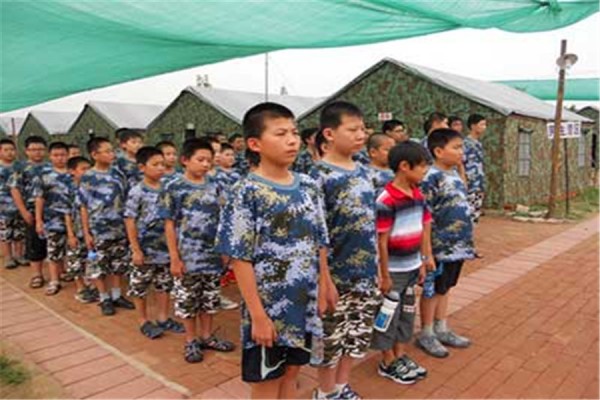 昆明軍事夏令營(yíng)