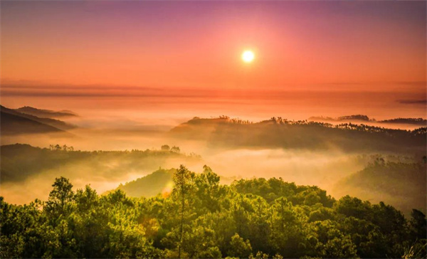 楚雄人的浪漫：朝看云海，晚觀彩霞