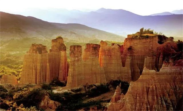 飽覽神奇土林風光，組團游玩更優惠！