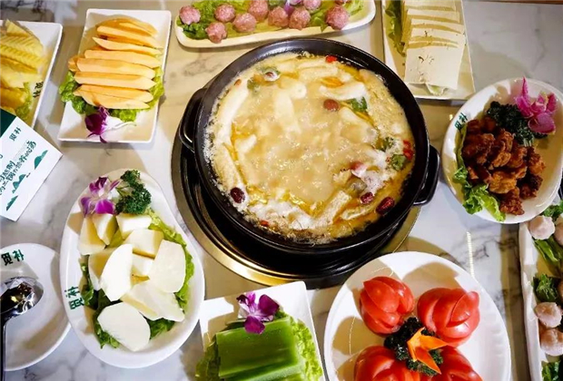 昆明傳媒公司：這種天氣 吃個(gè)火鍋不過分吧？|春城冬韻·佳肴