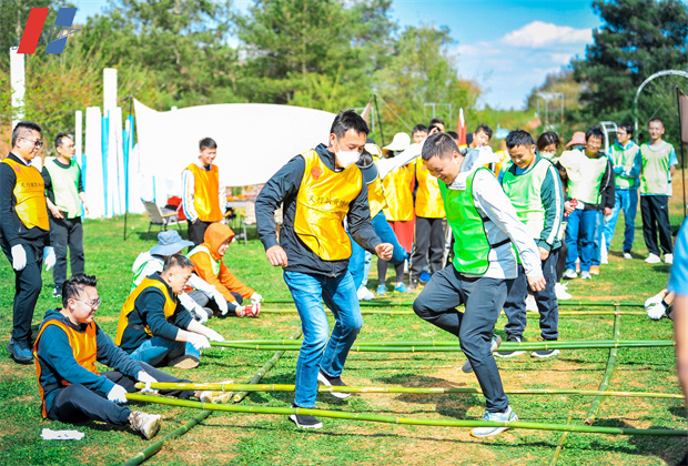 昆明團結鄉名花谷團建活動案例----竹竿舞傣族民俗團建項目
